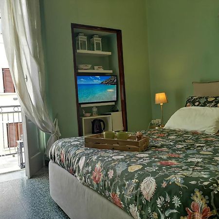 Indelli holiday rooms Monopoli Esterno foto